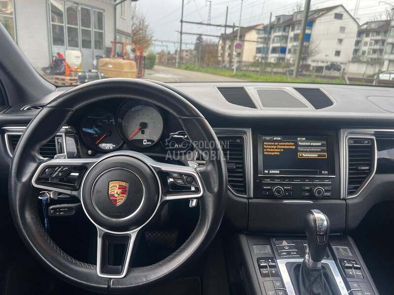 Porsche Macan S