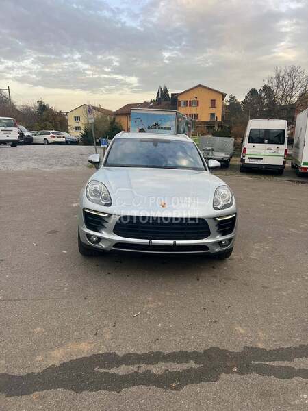 Porsche Macan S