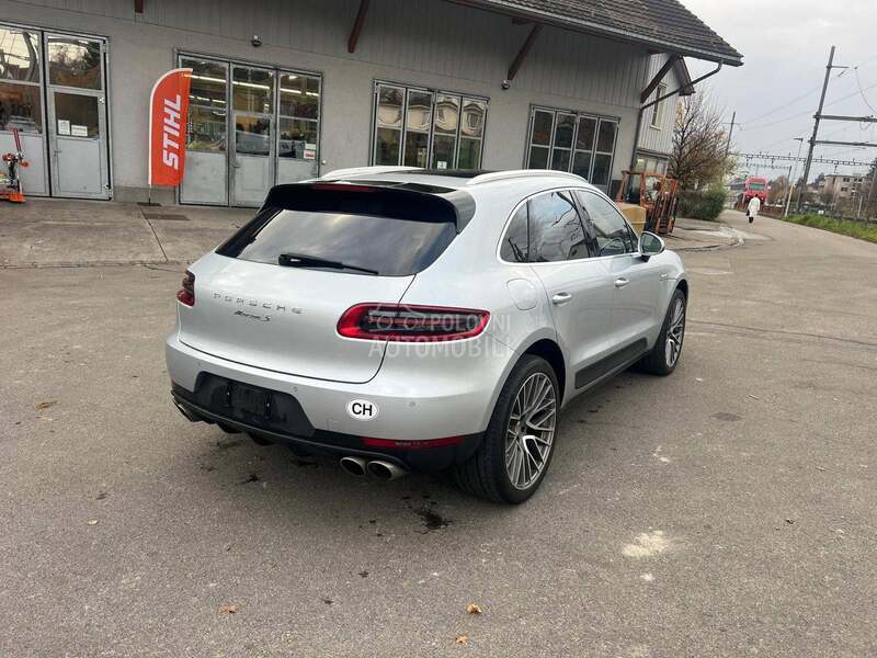 Porsche Macan S