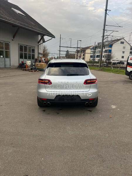 Porsche Macan S