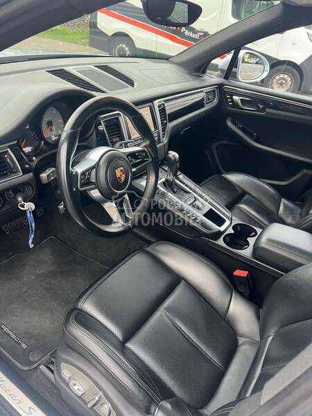 Porsche Macan S