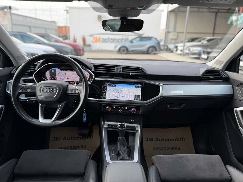 Audi Q3 2.0D/Matrix/Black