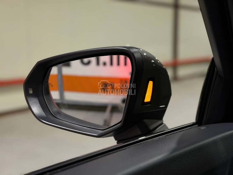 Audi Q3 2.0D/Matrix/Black