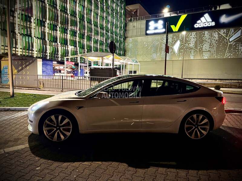 Tesla Model 3 performance