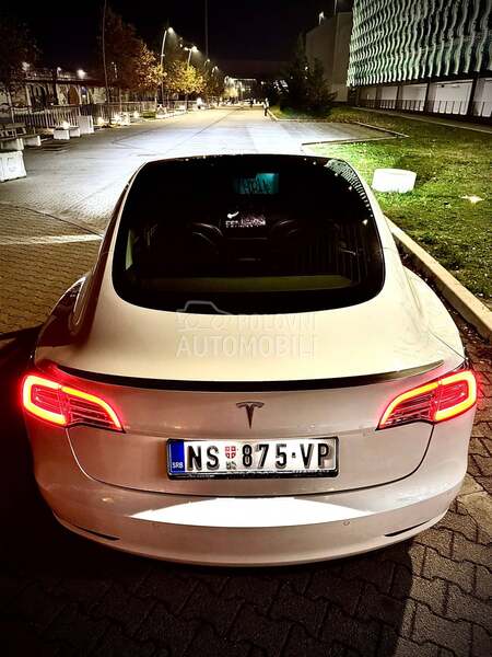 Tesla Model 3 performance