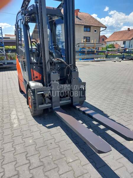 Linde H25 t izvlacenje vila