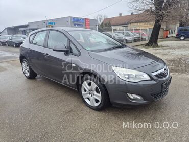 Opel Astra J 1.6 b