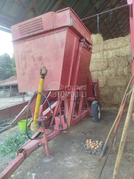 Prikolica za djubrivo