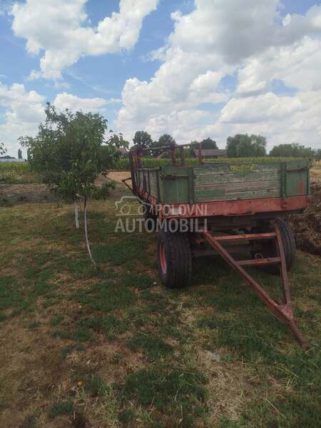 Prikolica za djubrivo