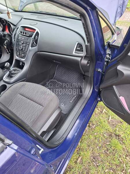 Opel Astra J 1.7 CDTI