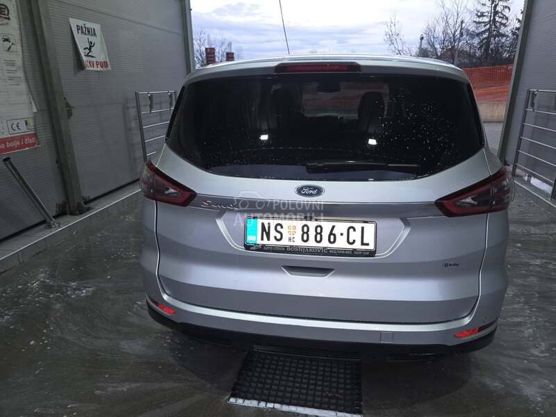 Ford S-Max 