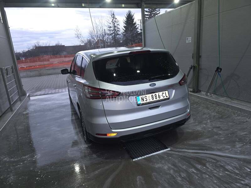 Ford S-Max 