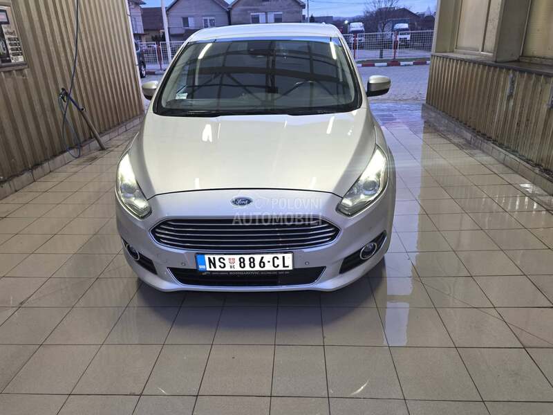 Ford S-Max 