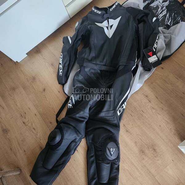 Dainese dvodelino odelo