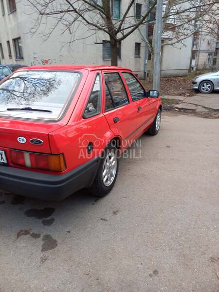 Ford Escort 