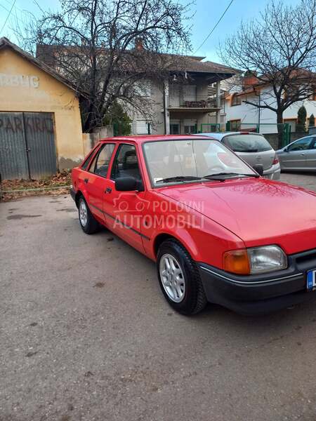 Ford Escort 