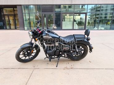 Royal Enfield Meteor 350 Stellar Black