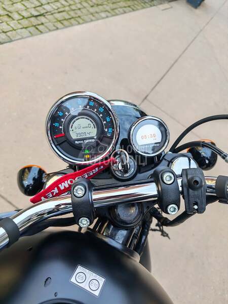 Royal Enfield Meteor 350 Stellar Black