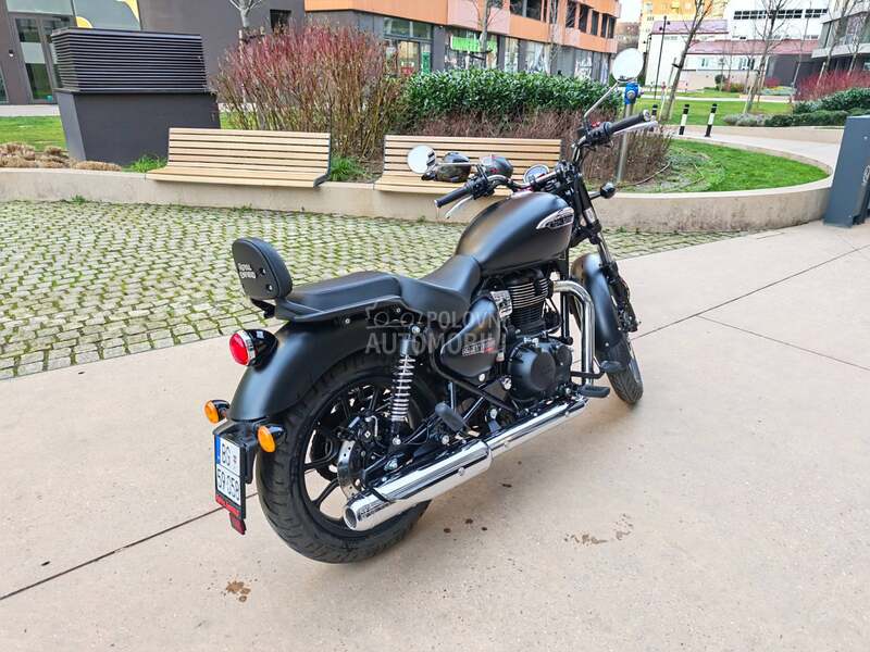 Royal Enfield Meteor 350 Stellar Black