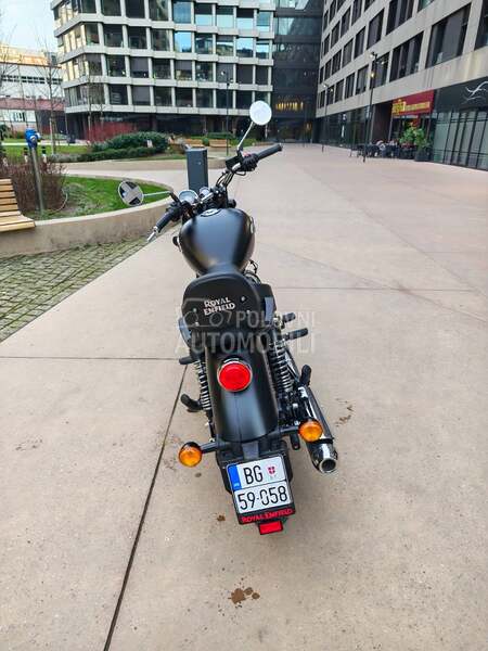 Royal Enfield Meteor 350 Stellar Black