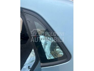 Levo staklo na gepeku za Volkswagen Polo od 2009. do 2014. god.