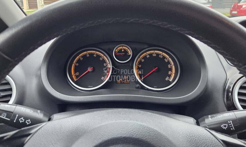 Opel Corsa D V.servis/Navi