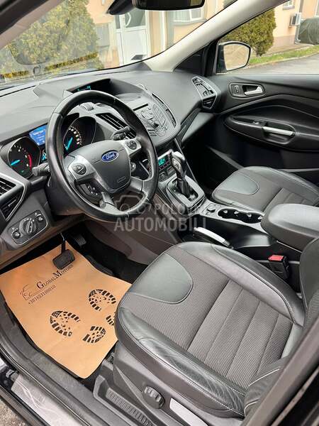 Ford Kuga aut 4x4