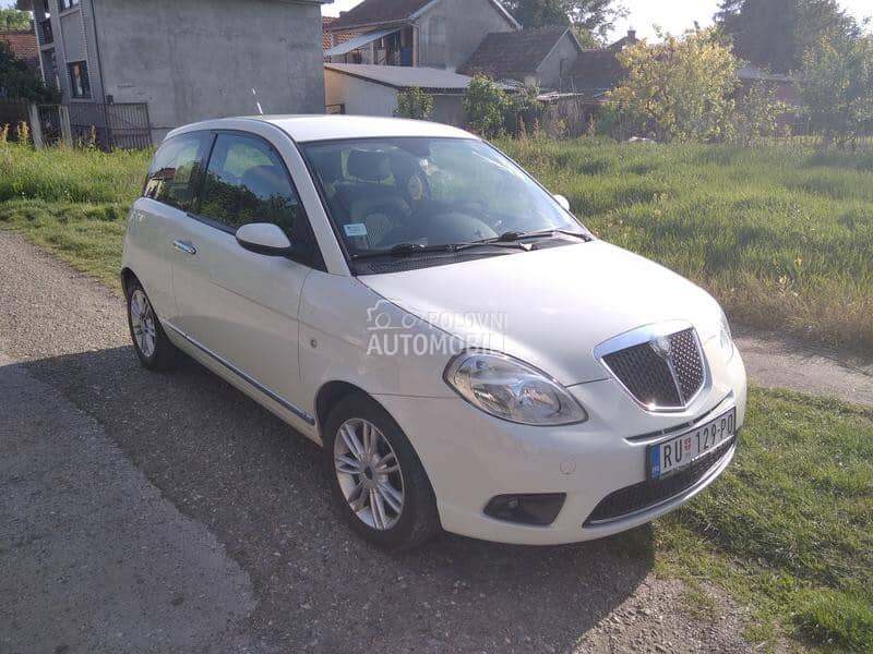 Lancia Ypsilon 1.4 16v