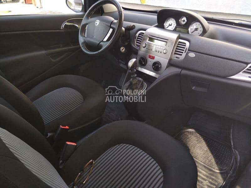 Lancia Ypsilon 1.4 16v