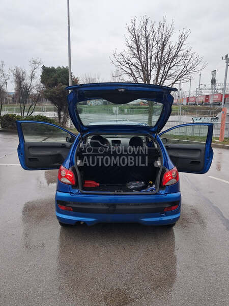 Peugeot 206 plus 