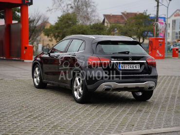 Mercedes Benz GLA 180 Gla 180