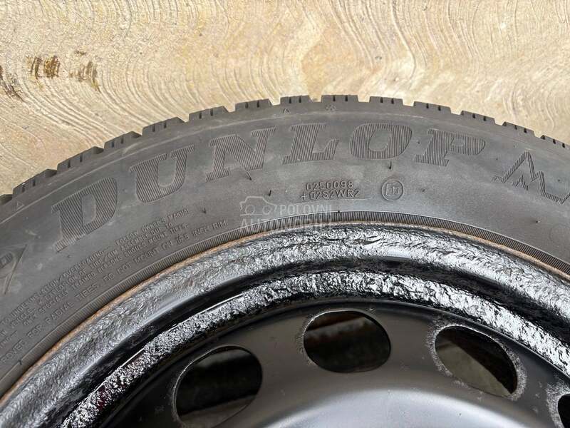Dunlop 205/55 R16 Zimska