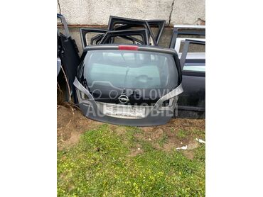 gepek vrata sa staklom za Opel Meriva od 2010. do 2016. god.