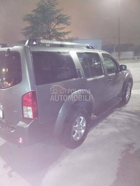 Nissan Pathfinder 