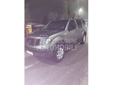 Nissan Pathfinder 
