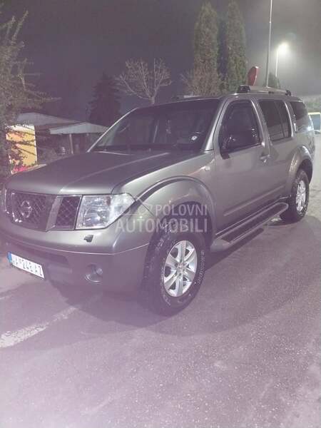 Nissan Pathfinder 