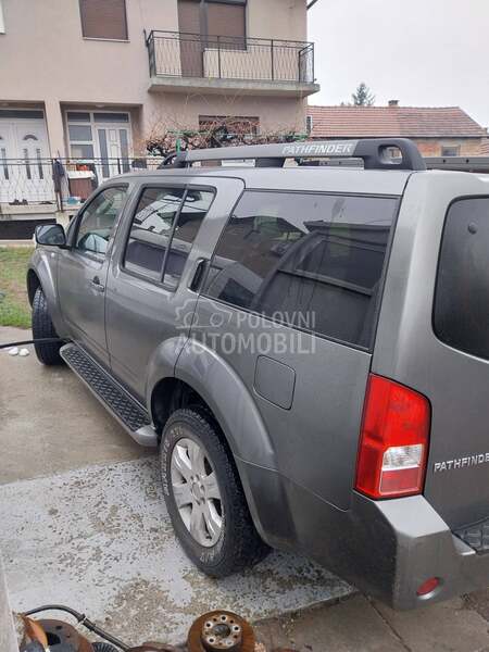 Nissan Pathfinder 