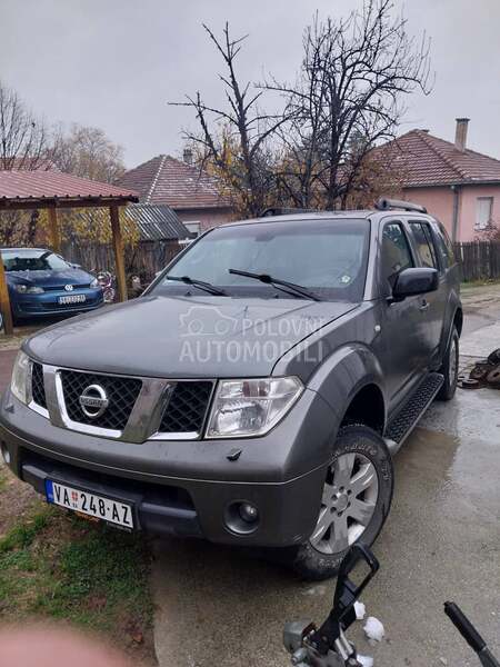 Nissan Pathfinder 