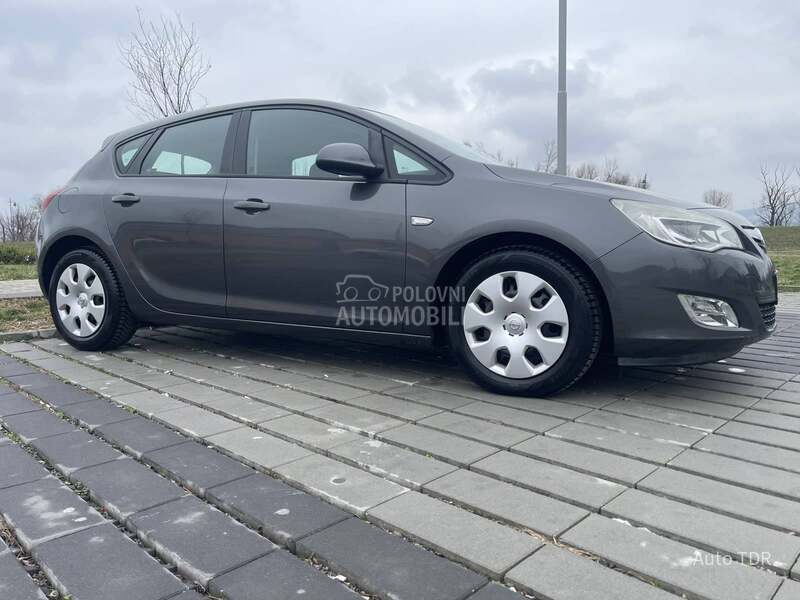 Opel Astra J 1.3 CDTI