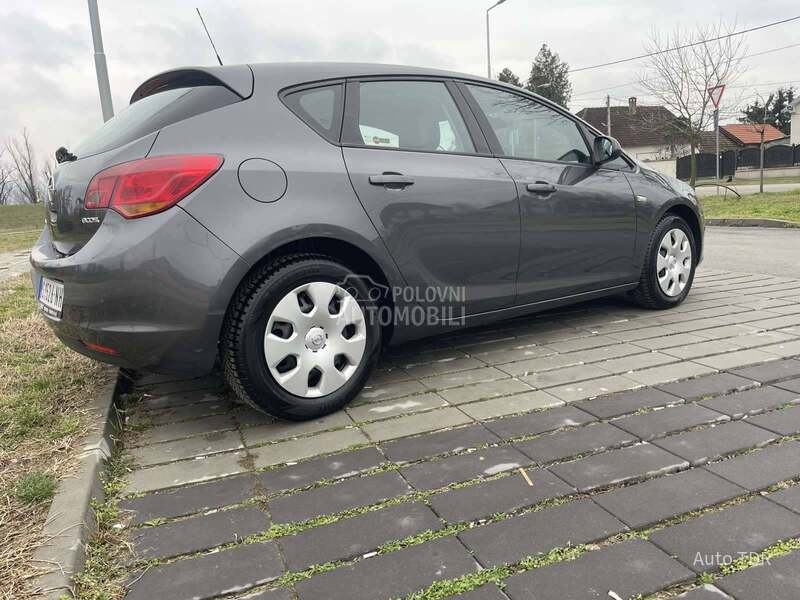 Opel Astra J 1.3 CDTI