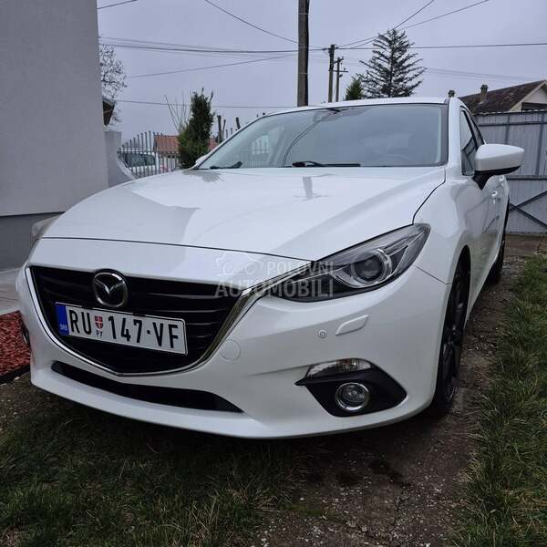 Mazda 3 PERLA BELA