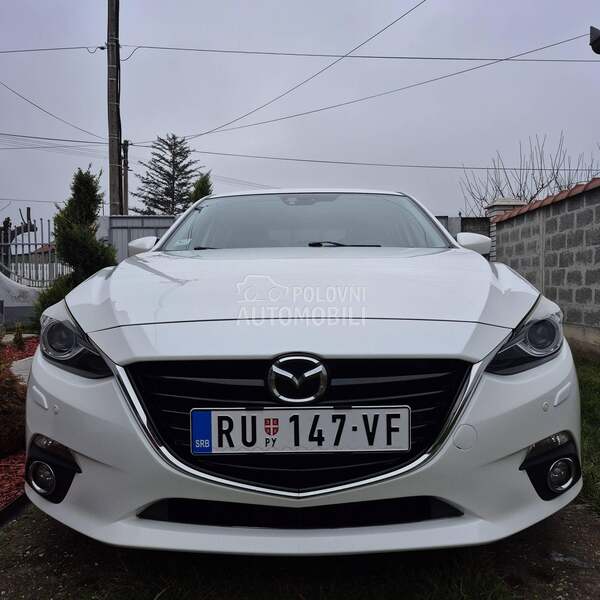 Mazda 3 PERLA BELA