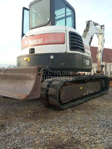 Bobcat E50