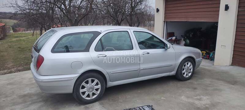 Lancia Lybra 