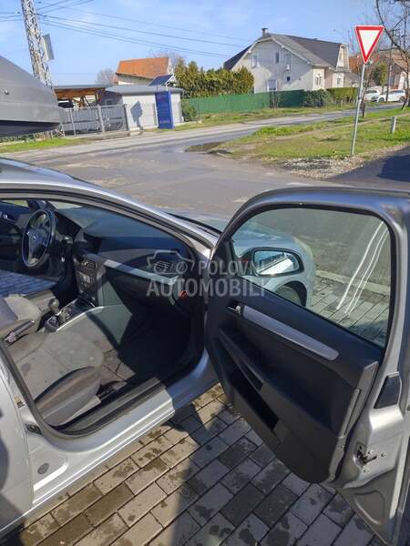 Opel Astra H 