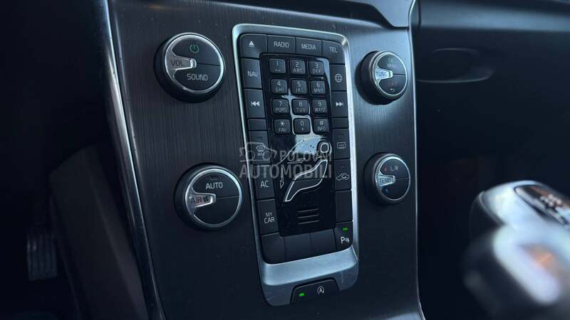 Volvo V40 /2.0 D4/N.AVI/NOV