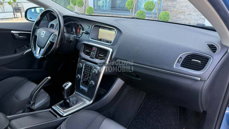 Volvo V40 /2.0 D4/N.AVI/NOV