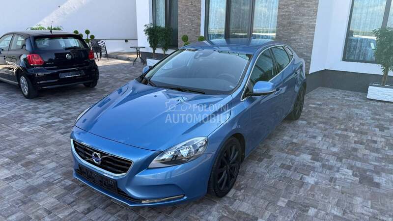 Volvo V40 /2.0 D4/N.AVI/NOV
