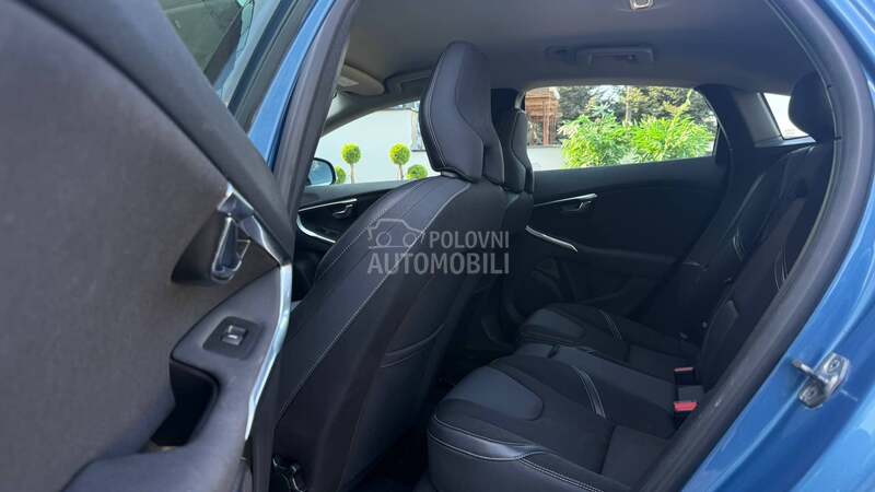 Volvo V40 /2.0 D4/N.AVI/NOV