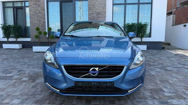 Volvo V40 /2.0 D4/N.AVI/NOV